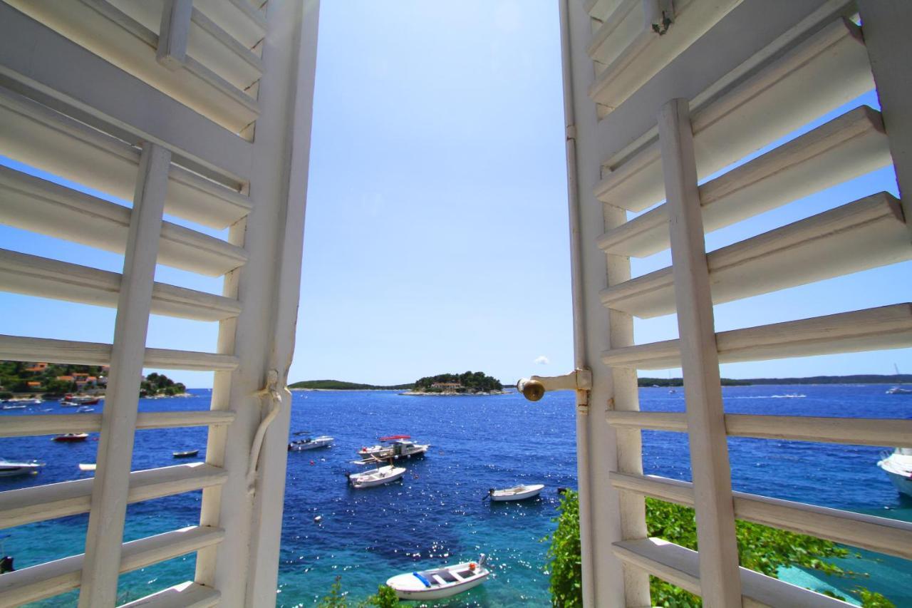 Seafront Rooms Hvar Town Bagian luar foto