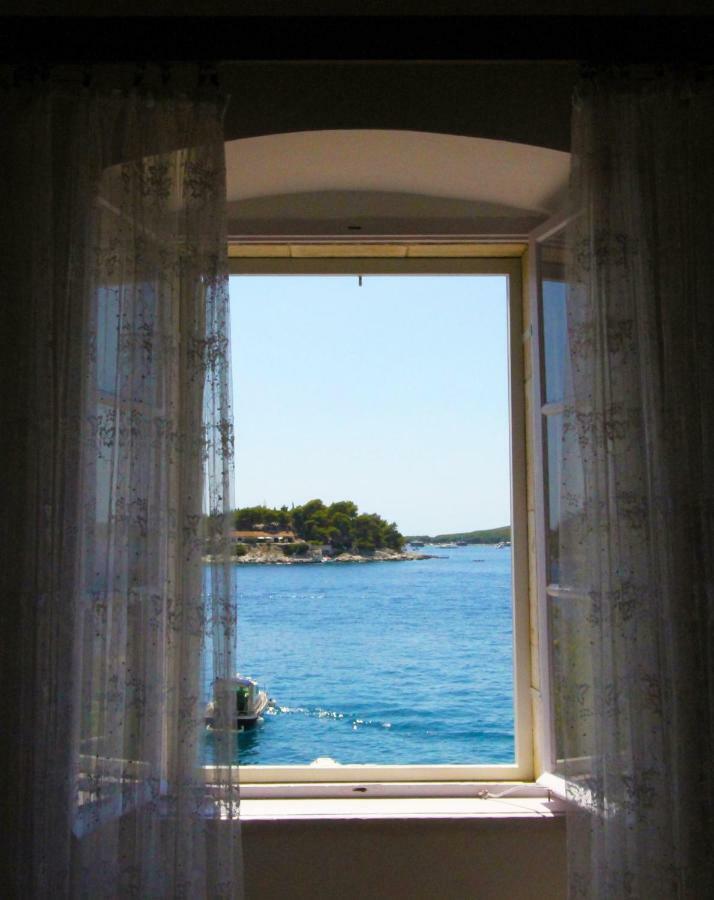 Seafront Rooms Hvar Town Bagian luar foto