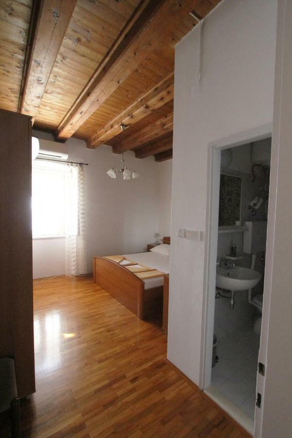 Seafront Rooms Hvar Town Bagian luar foto